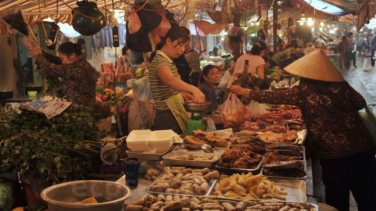 Pu Luong Travel Guide 2026: 8 Highlights, Best Time & Tours from Hanoi Colorful Pho Doan ethnic market in Pu Luong