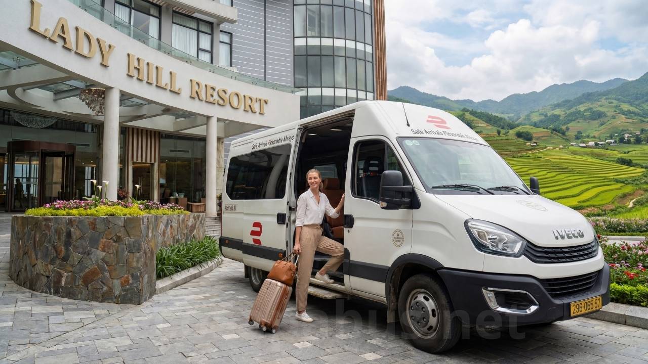 EcoSapa VIP D-Car limousine exterior — official Hanoi to Sapa luxury bus