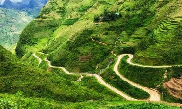 Ma Pi Leng Pass Ha Giang Loop mountain road cliff Vietnam Nho Que River