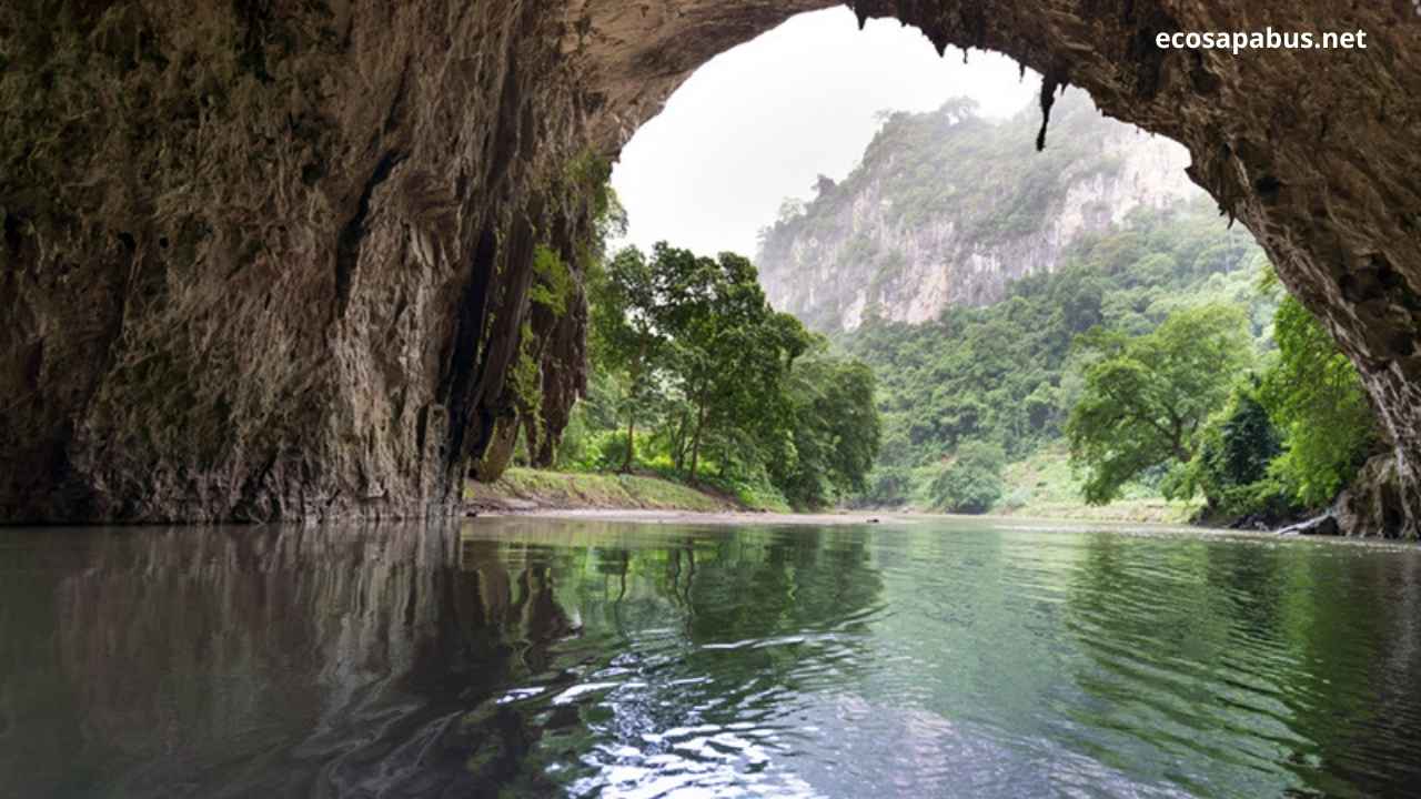 Dau Dang Waterfall with swimming pools