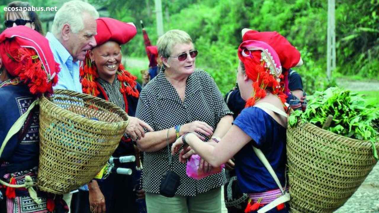 Bac Ha Sunday Market Flower Hmong Lao Cai 3-day Sapa tour