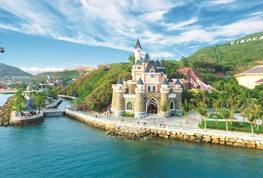 Vinpearl cable car Nha Trang island sea bay crossing Vietnam