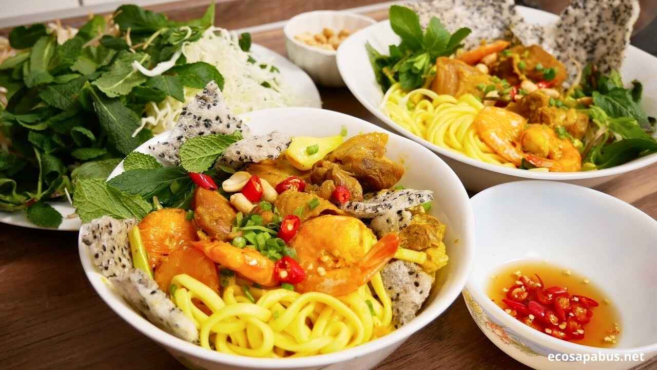 Da Nang local food Mi Quang noodles — best food guide 2026