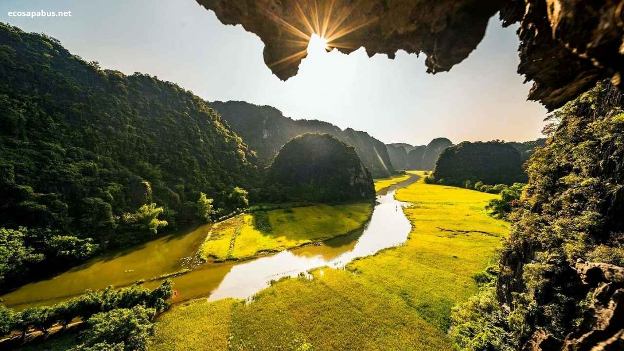 Bich Dong Pagoda limestone cave Ninh Binh Vietnam