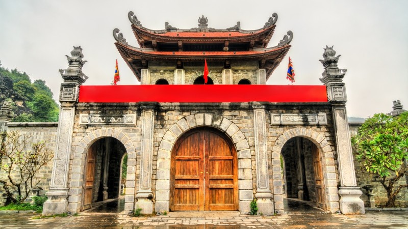 Admire Majestic Entrance Gate Of The Historic Hoa Lu Ancient Capital in Hanoi