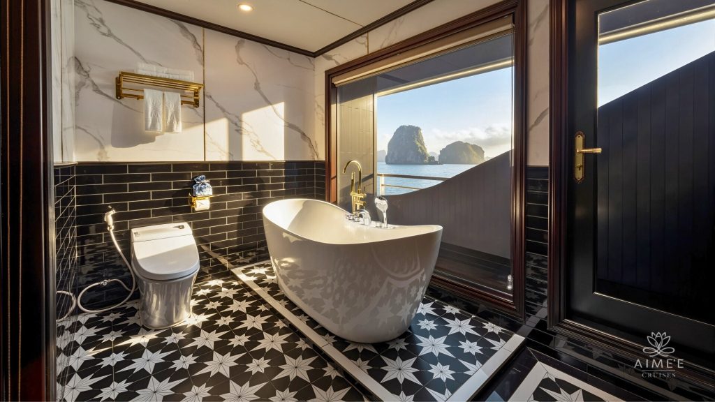 Aimee Cruise bathroom with bathtub on Aimee Cruise