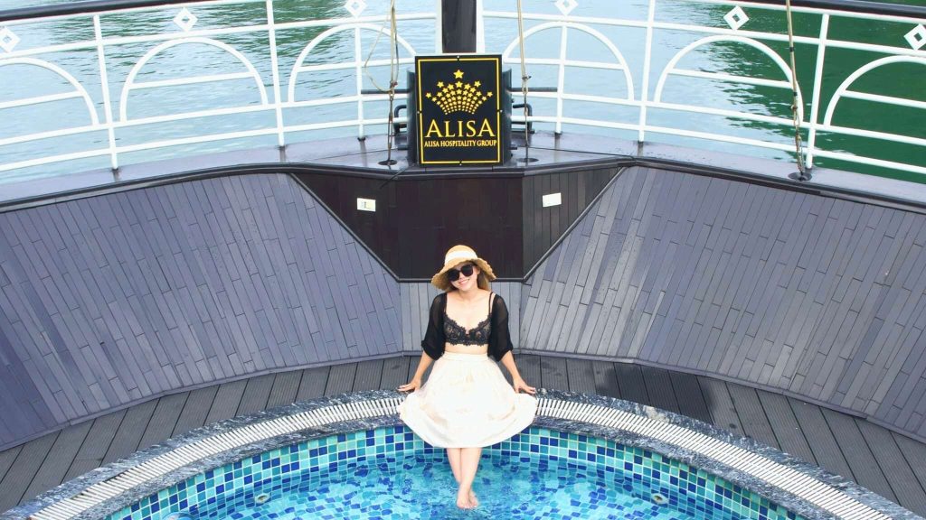 Alisa Premier Cruise pool and open deck overlooking Halong Bay