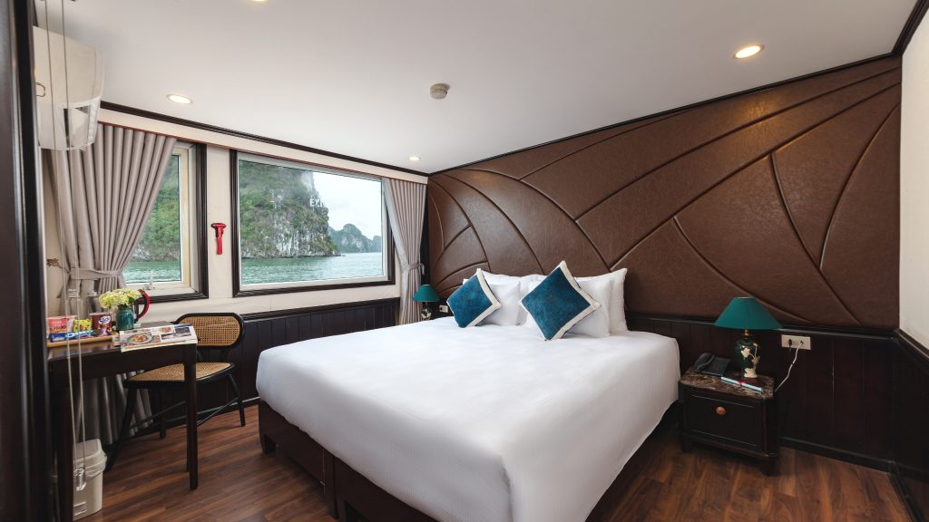Deluxe Cabin on Amanda Cruise