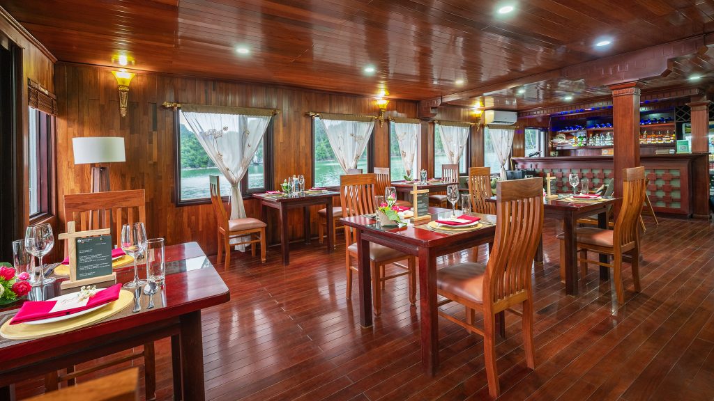 Amanda Legend Cruise restaurant and onboard dining area