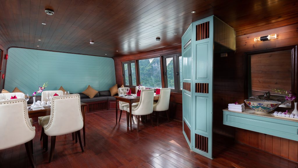Amazing Sails Explorer Cruise Private restaurant and onboard dining area