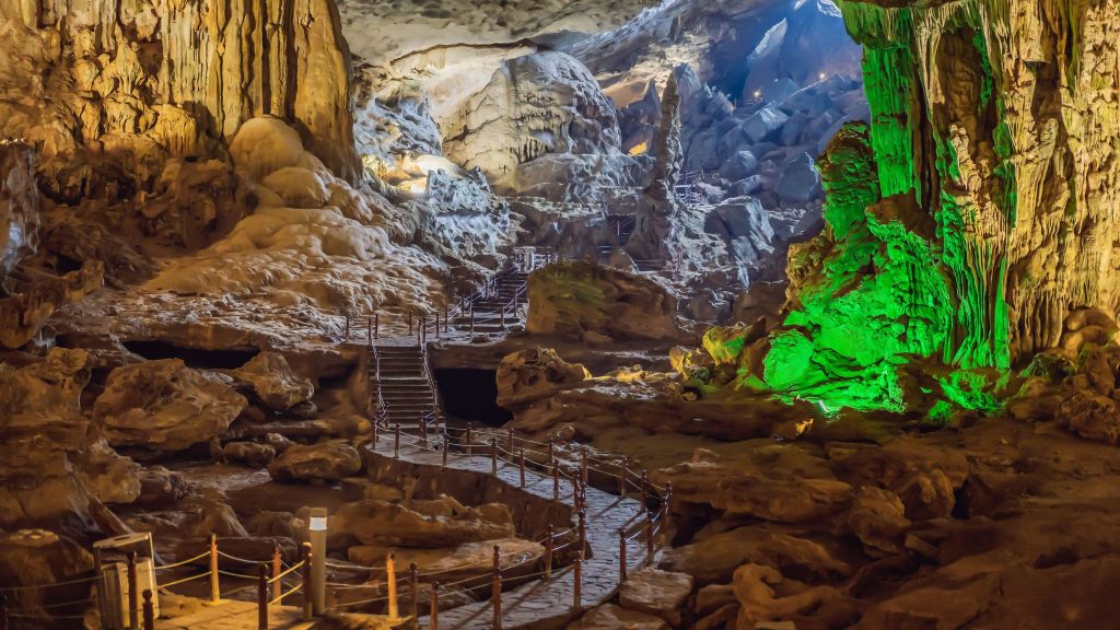 Be Captivated By The Beauty Of Sung Sot Cave in Sapa