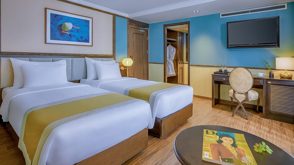Capella Cruise Oasis Suite cabin