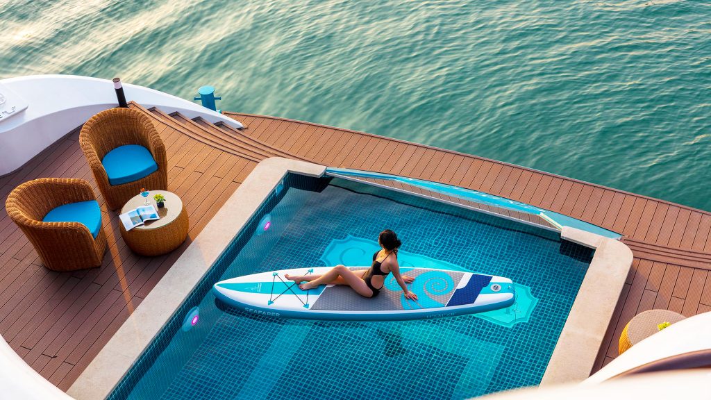 Capella Cruise pool and open deck overlooking Lan Ha Bay - Cat Ba Island