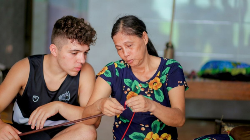 Connect With A Traditional Mat Weaving Family