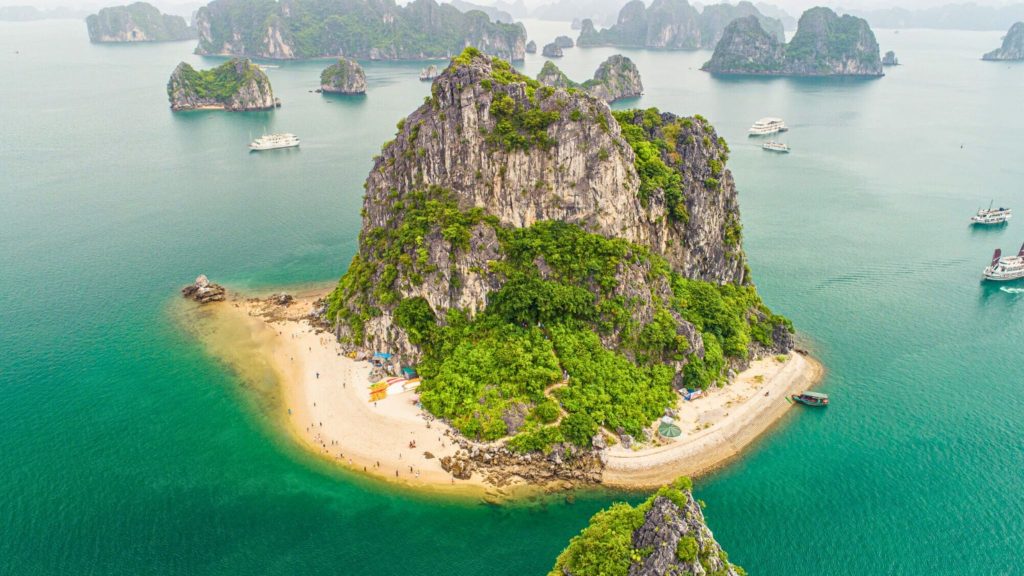 Discover Halong Bay & Ninh Binh Package 2 days – EcoSapa Bus