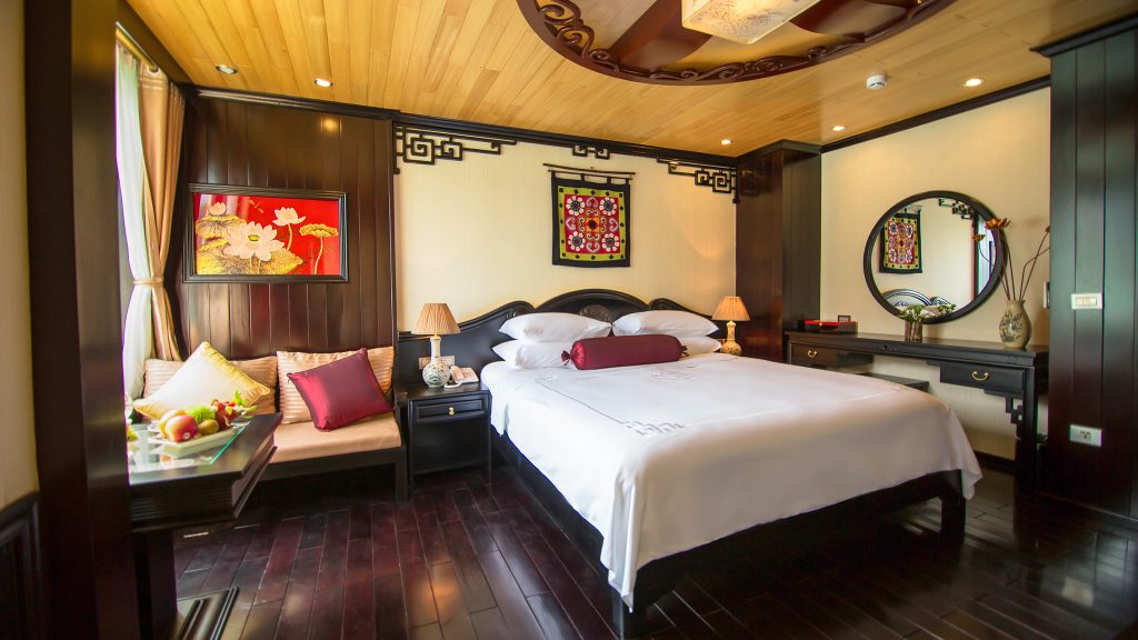 Dragon Legend Cruise Deluxe Cabin cabin