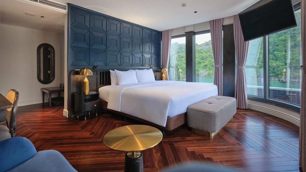 Elite of the Seas Cruise Executive Suite cabin