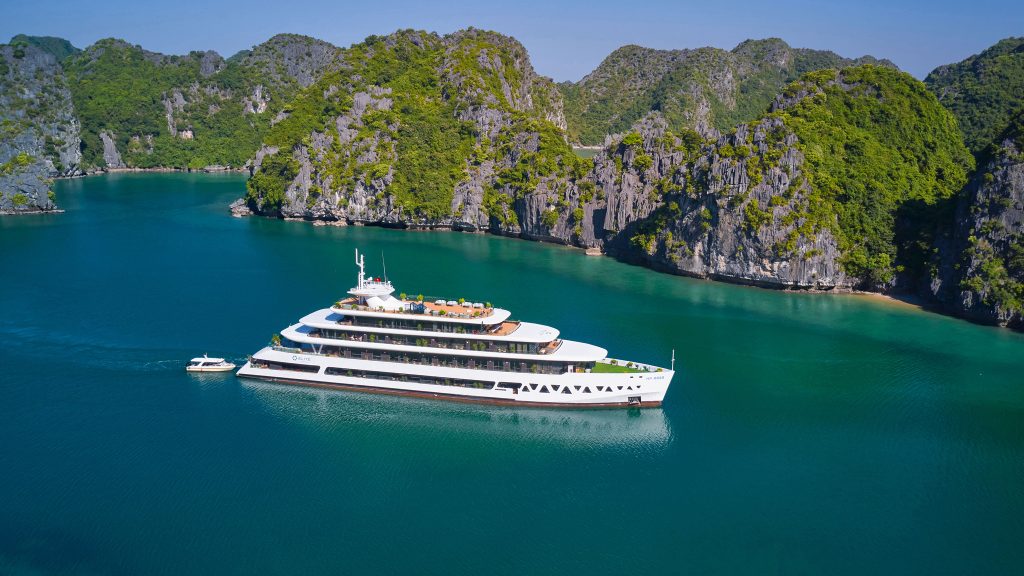 Elite of the Seas Cruise sailing through Lan Ha Bay - Cat Ba Island