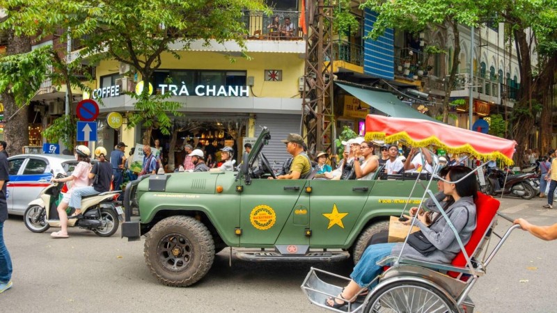 Enjoy A Jeep Tour Through Hanoi Countryside in Bat Trang Pottery Village
