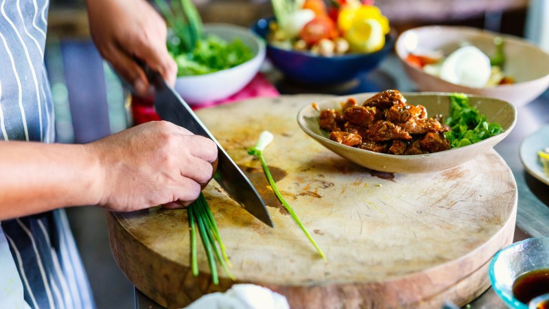 Enjoy Hands On Experience By Learning Cooking Skills From Host