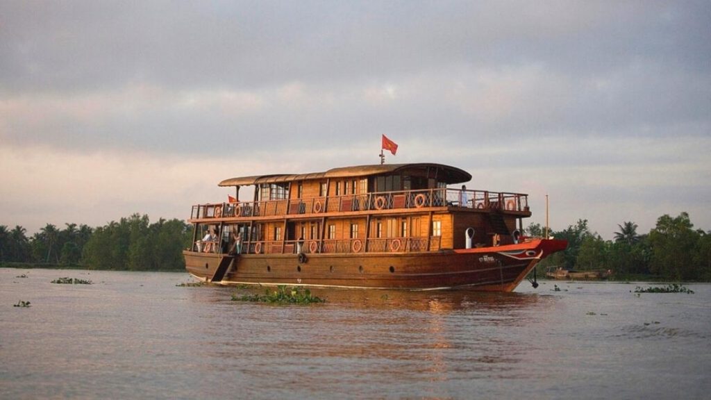 Enjoy The Time On The Comfortable Bassac Cruise