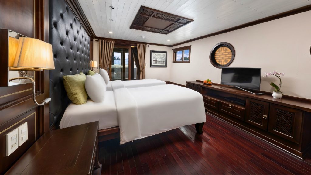 Garden Bay Peak Cruise Semi-Balcony Junior cabin