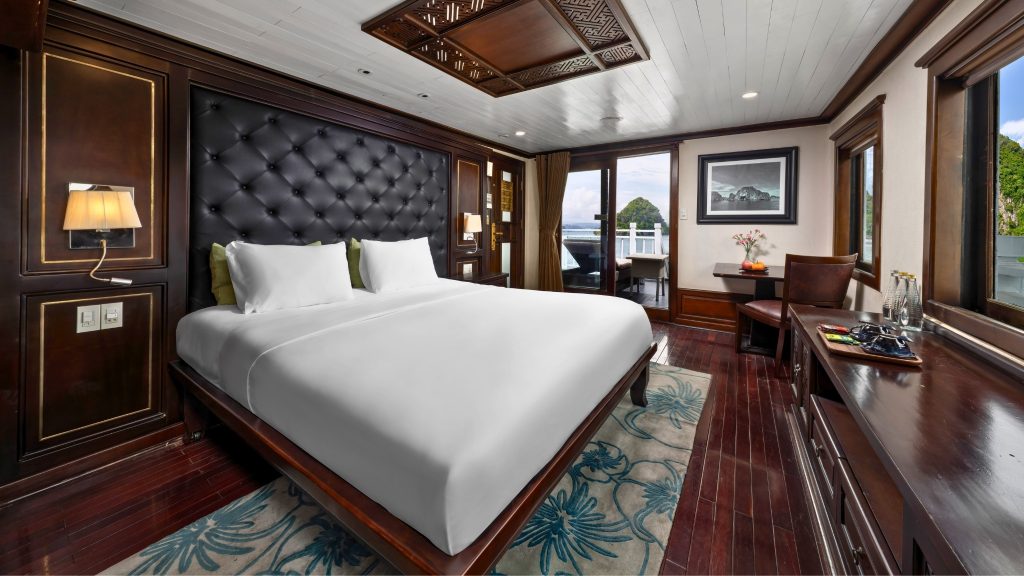 Garden Bay Peak Cruise Premium Executive cabin