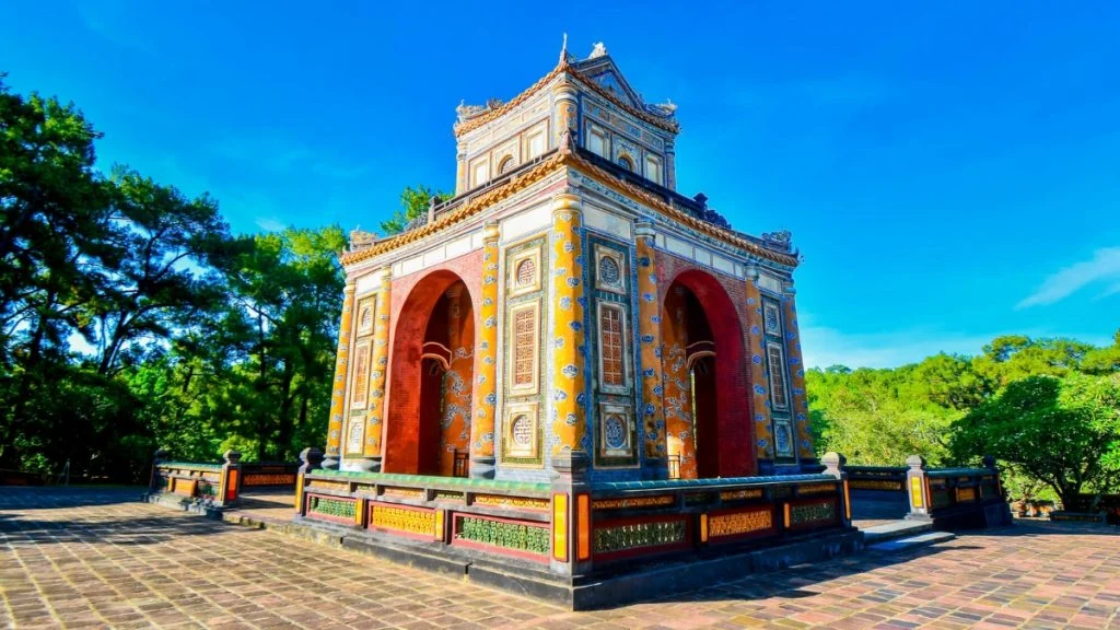 Hue City Tour Half-Day – Imperial Citadel & Thien Mu Pagoda