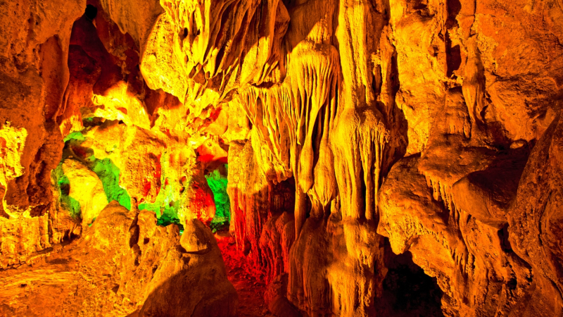 Gorgeous Caves In Halong Bay