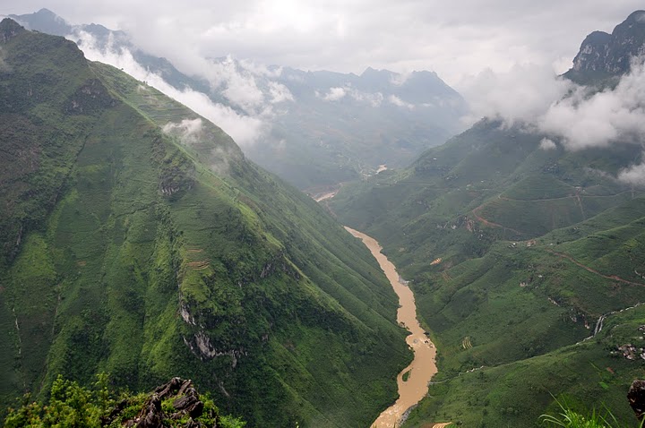 Nho Que River below the Ha Giang mountains