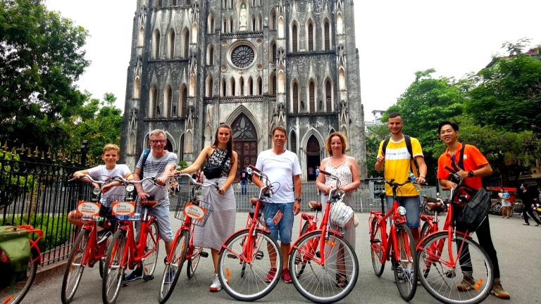 Hanoi Cycling Tour Full Day – Old Quarter & Bat Trang