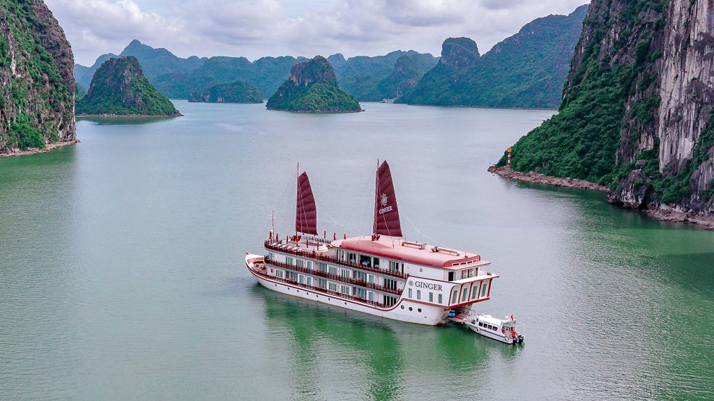Heritage Line Ginger Cruise sailing through Lan Ha Bay - Cat Ba Island