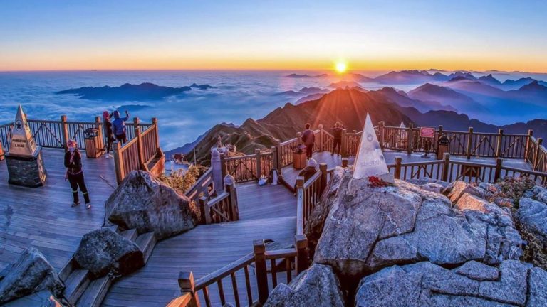 Sapa Fansipan Tour 2 Days 1 Night – Cable Car & Cat Cat