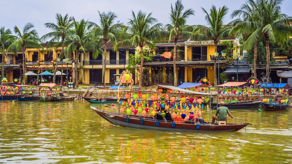 Hoi An Walking Street Food Tour – EcoSapa Bus