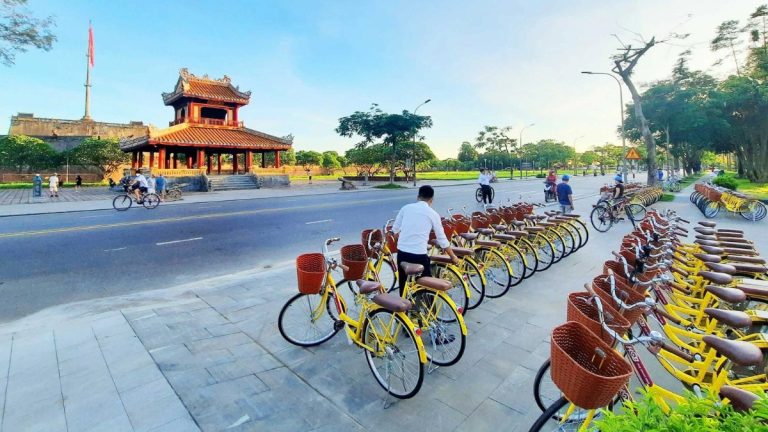 Hue City & Countryside Cycling Tour 1 Day – Imperial Citadel & Thien Mu Pagoda