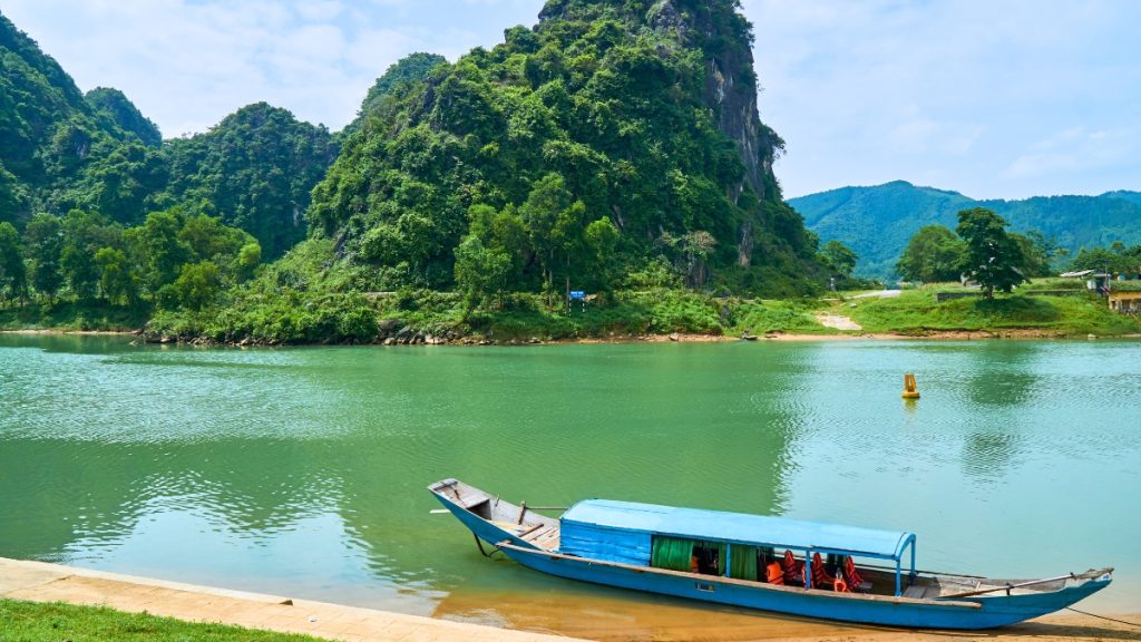 Hue to DMZ & Phong Nha Tour Full Day