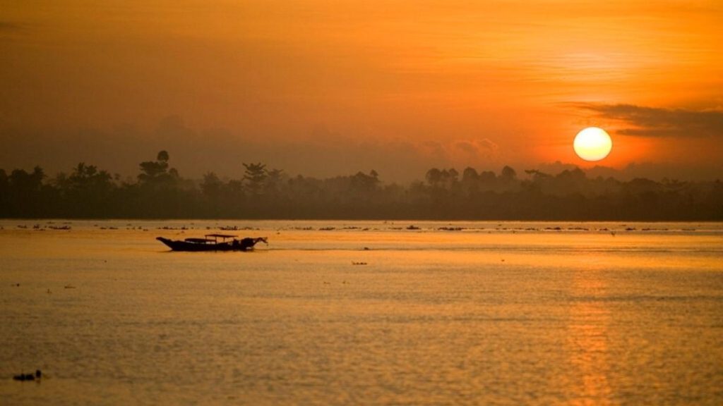 Immerse On The Beauty Of Sunset On The Cruise