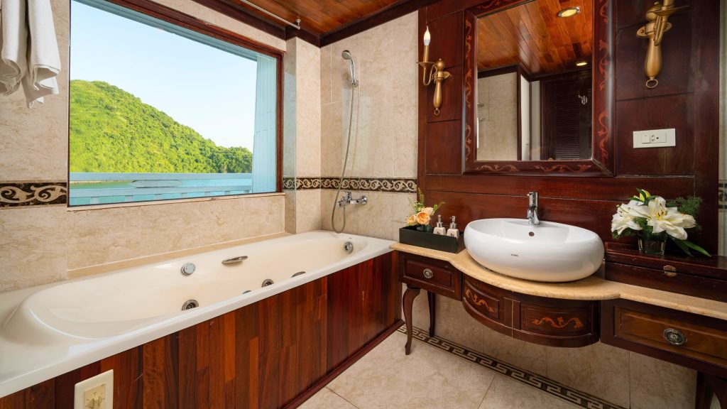 Indochina Sails bathroom with bathtub on Indochina Sails