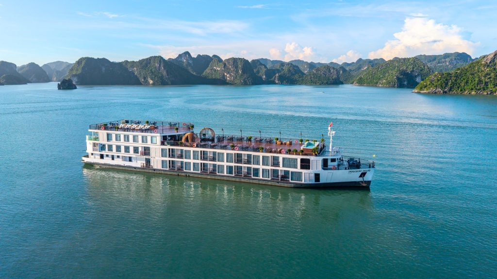 Indochine Grand Cruise sailing through Lan Ha Bay