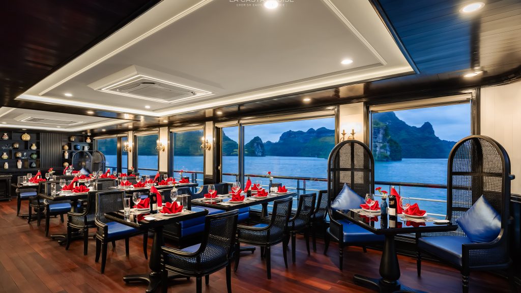 La Casta Cruise restaurant and onboard dining area