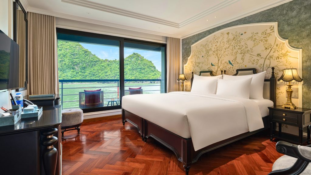 La Casta Star Cruise Senior Suite Room cabin