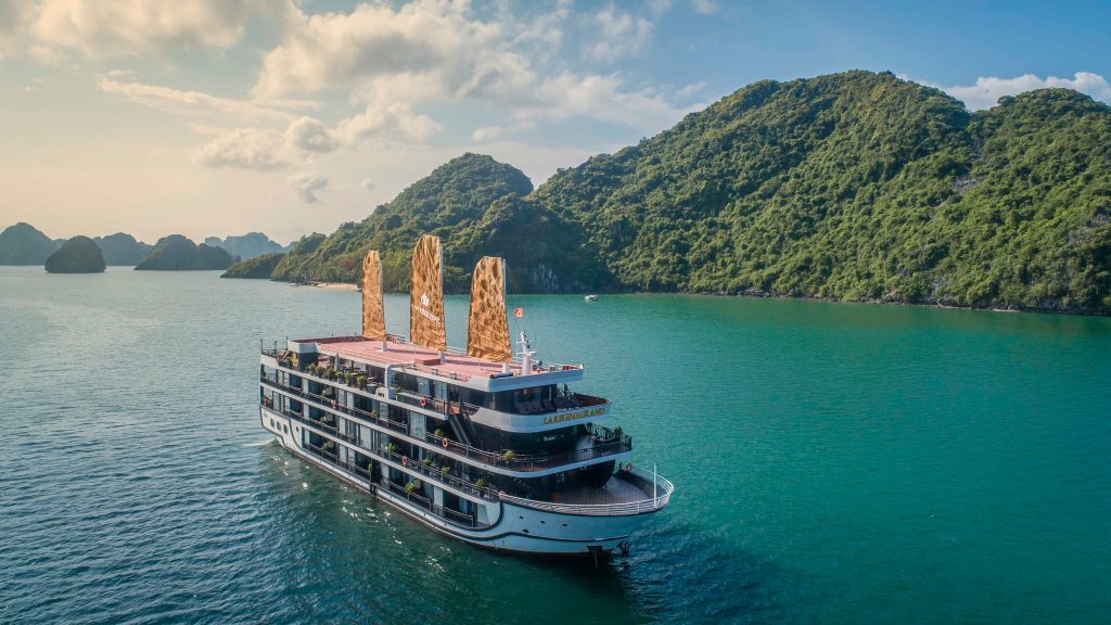 La Regina Grand Cruise sailing through Lan Ha Bay - Cat Ba Island