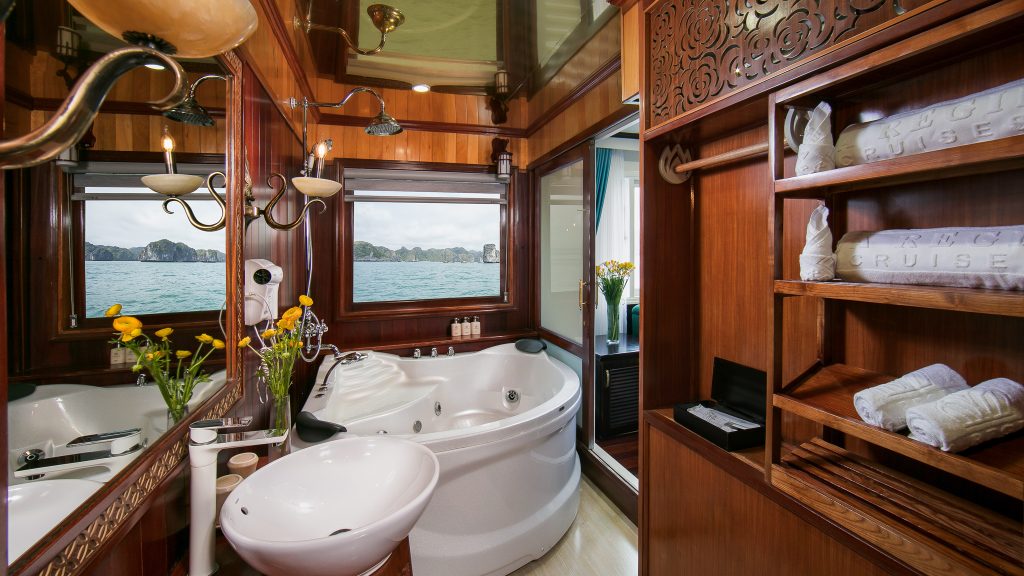 La Regina Royal Cruise outdoor jacuzzi with bay view on Halong Bay