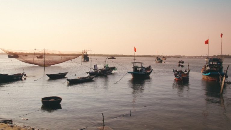Hue Countryside Tour Full Day – Thanh Toan Bridge