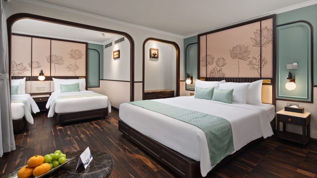 Lyra Grandeur Cruise Oasis Family Suite cabin