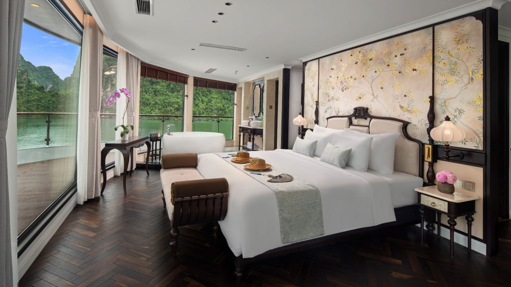 Lyra Grandeur Cruise Owner Suite cabin