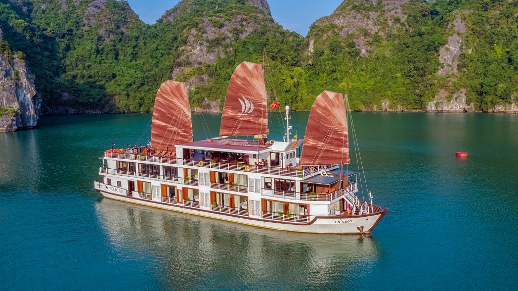 MilaLux Cruise sailing through Halong Bay