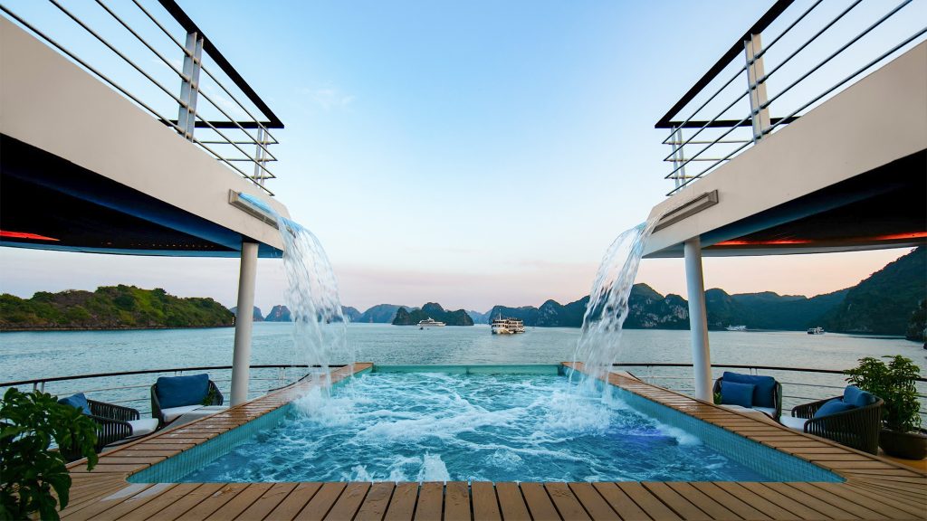 Mon Cheri Cruise pool and open deck overlooking Lan Ha Bay - Cat Ba Island