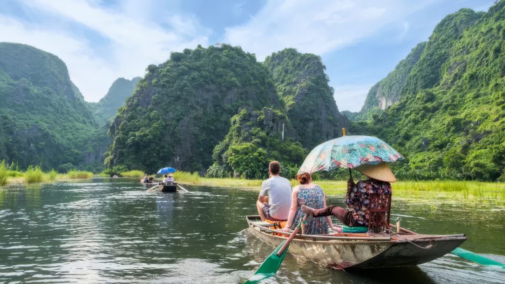 Hanoi & Halong Bay Tour 4 Days 3 Nights – Old Quarter & Temple of Literature