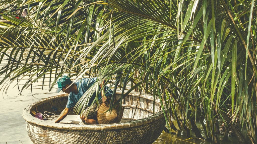 Observe Hard Working Local Fisherman – EcoSapa Bus